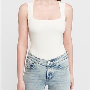 Express square neck tank
